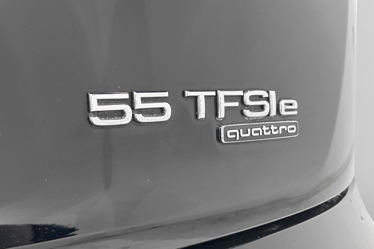 Audi Q5 55 TFSI e Quattro S Line Plug-In Drag Rattvärme MOMS