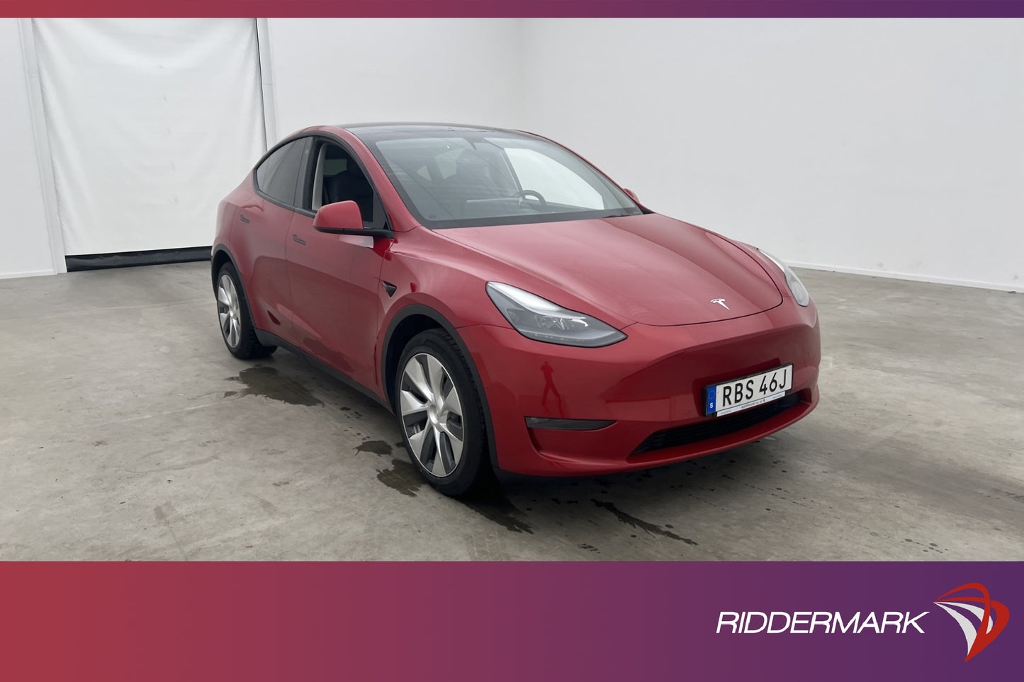 Tesla Model Y Long Range AWD En-bruk Dragkork MOMS Sv.Såld