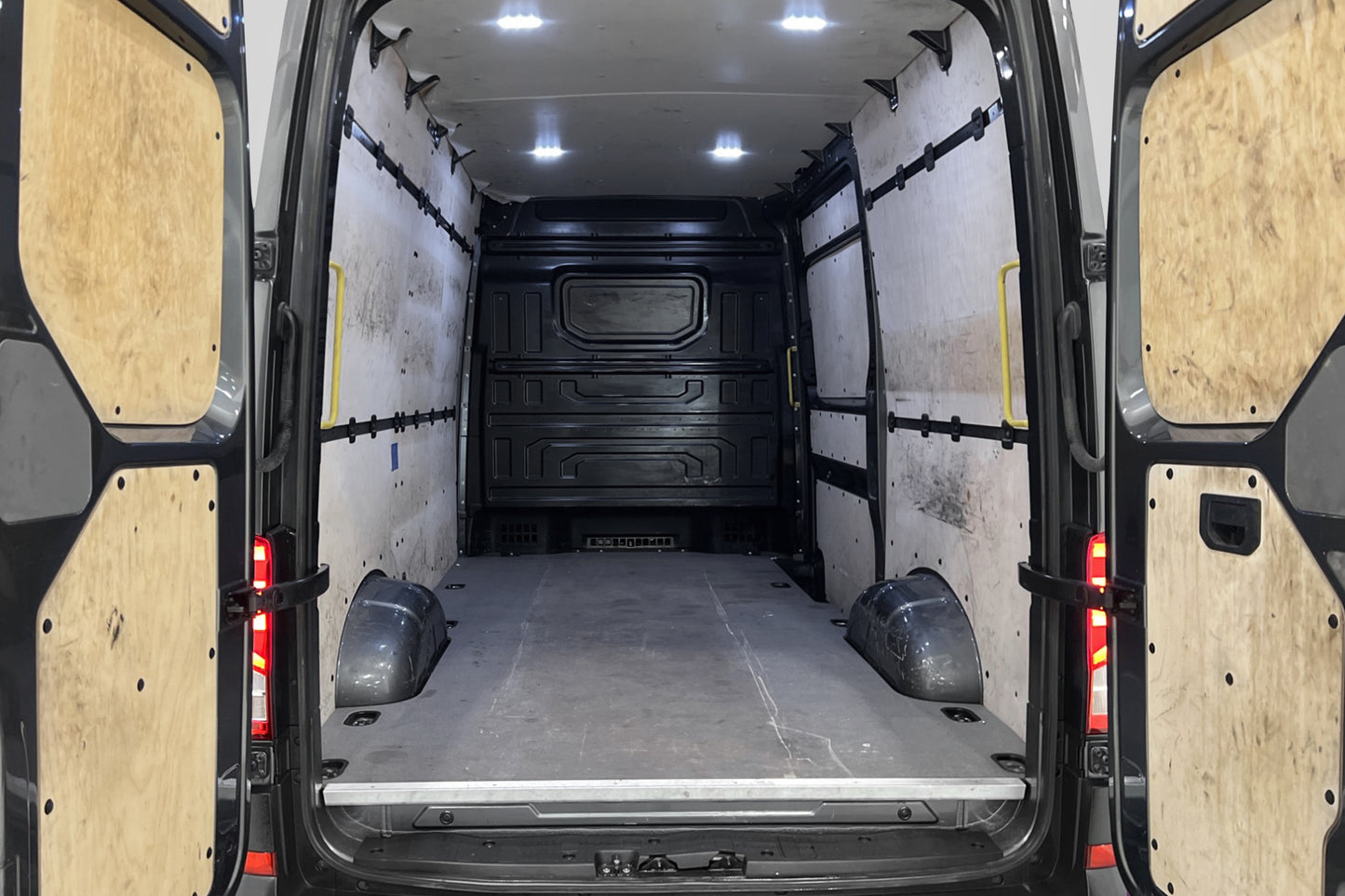 Volkswagen Crafter L2H2 177hk 4M Värmare Drag B-Kamera Moms