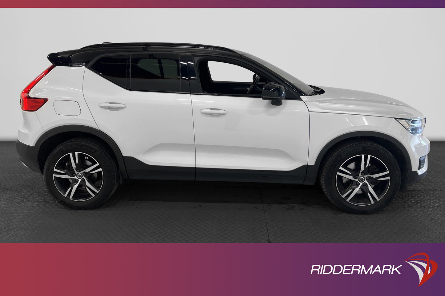 Volvo XC40 D4 AWD R-Design VOC Värmare 360° Pano Navi MOMS