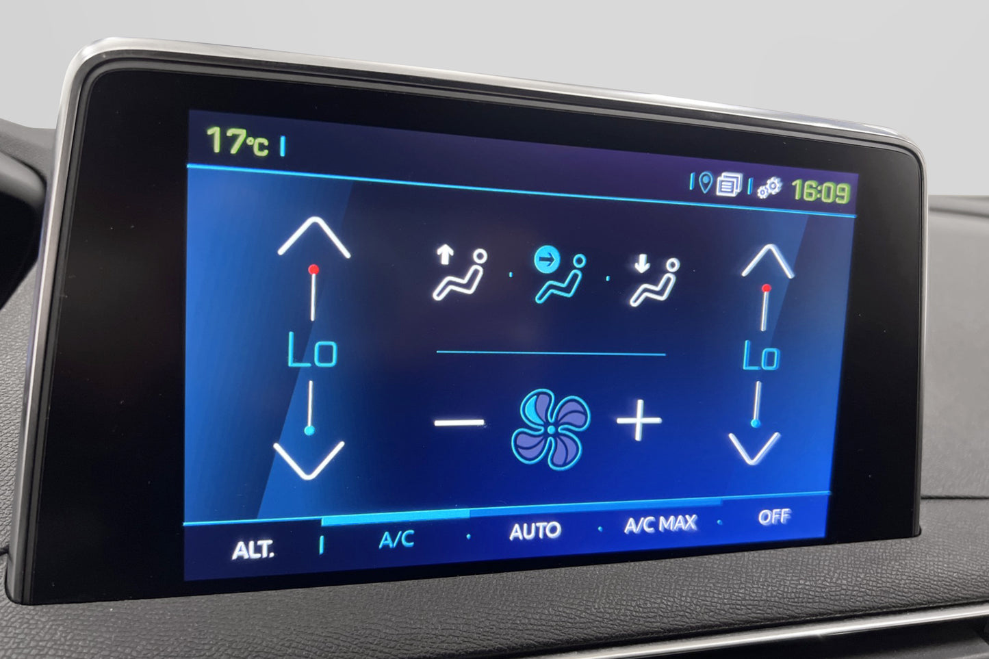 Peugeot 3008 SUV GT HYBRID 1.6  225hk Navi Cockpit MOMS