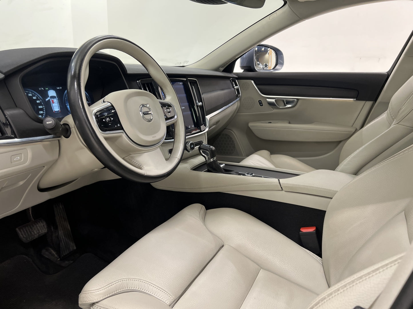 Volvo V90 Cross Country D5 AWD Pro D-Värm Pano B-Kamera VOC