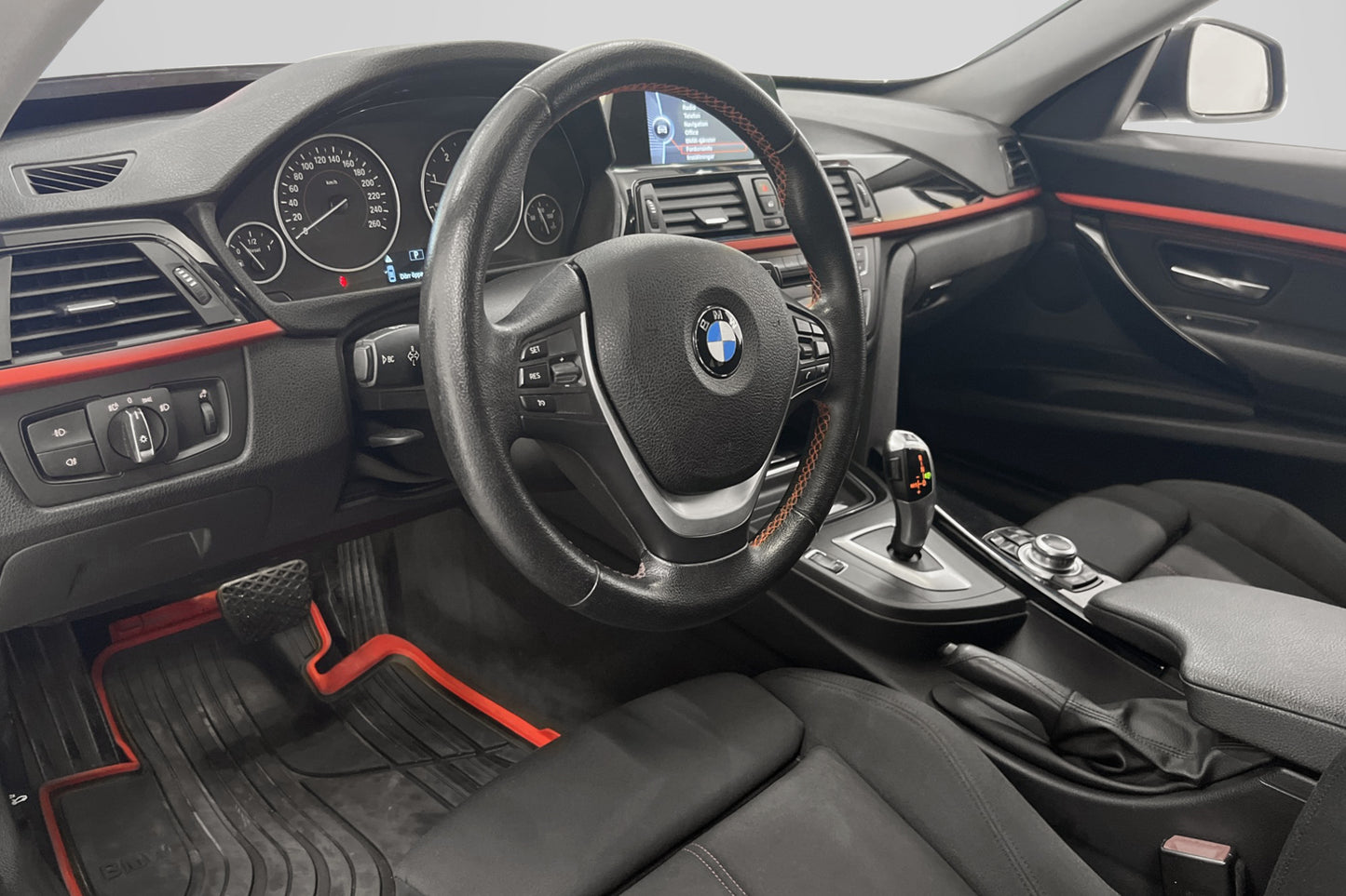 BMW 320d GT Sport Line Kamera Drag Navi Sportsäten Välservad