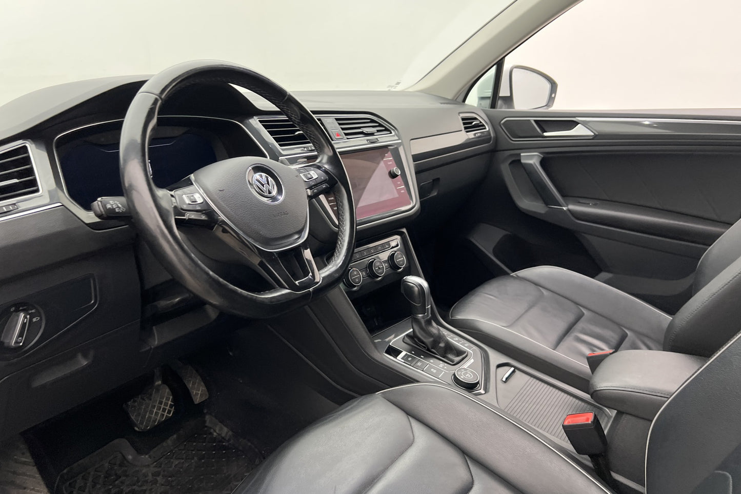 Volkswagen Tiguan 2.0 TDI 4M R-Line Cockpit Värm Kamera Drag