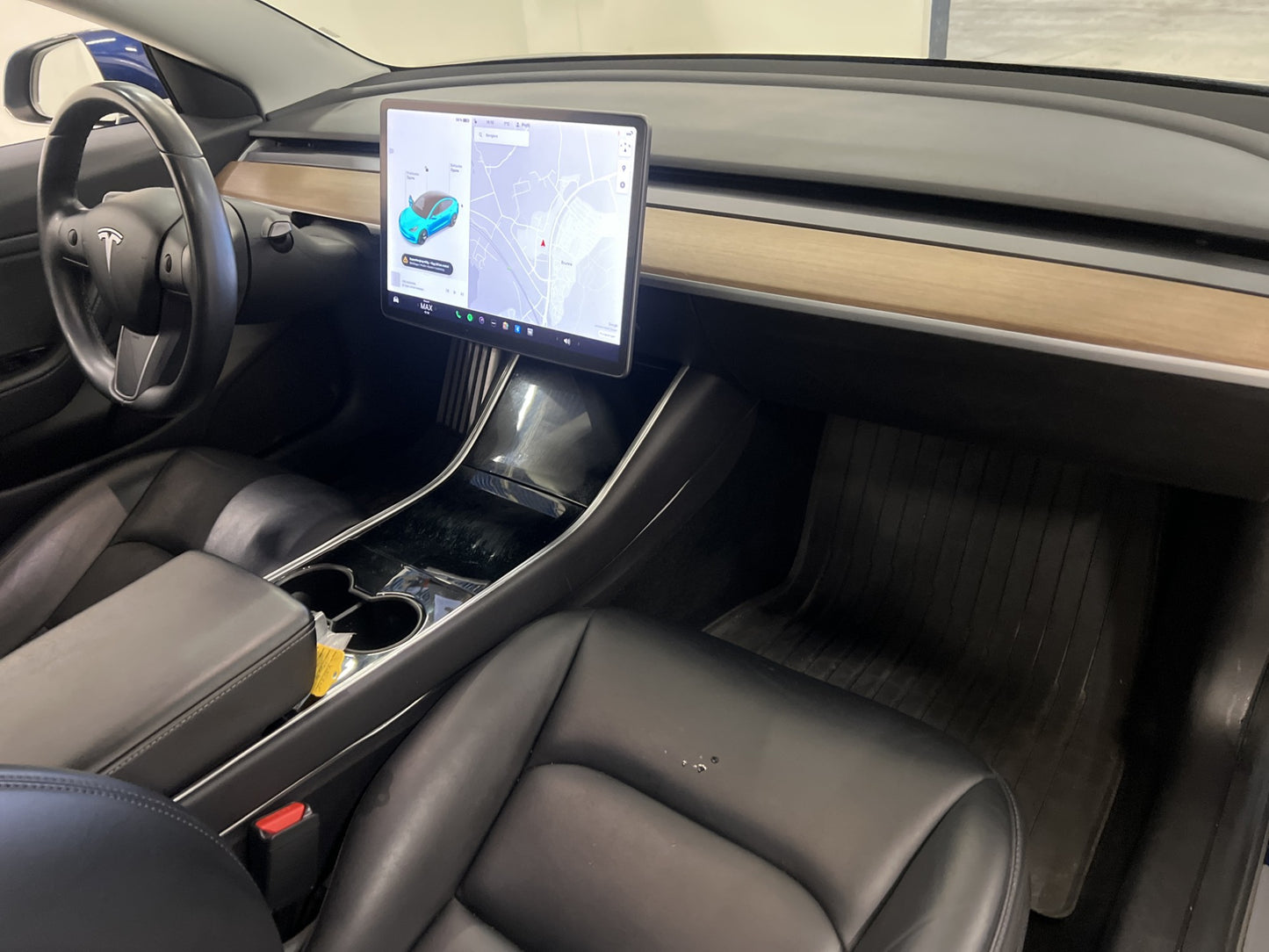 Tesla Model 3 Standard Range Plus 258hk Svensksåld Autopilot