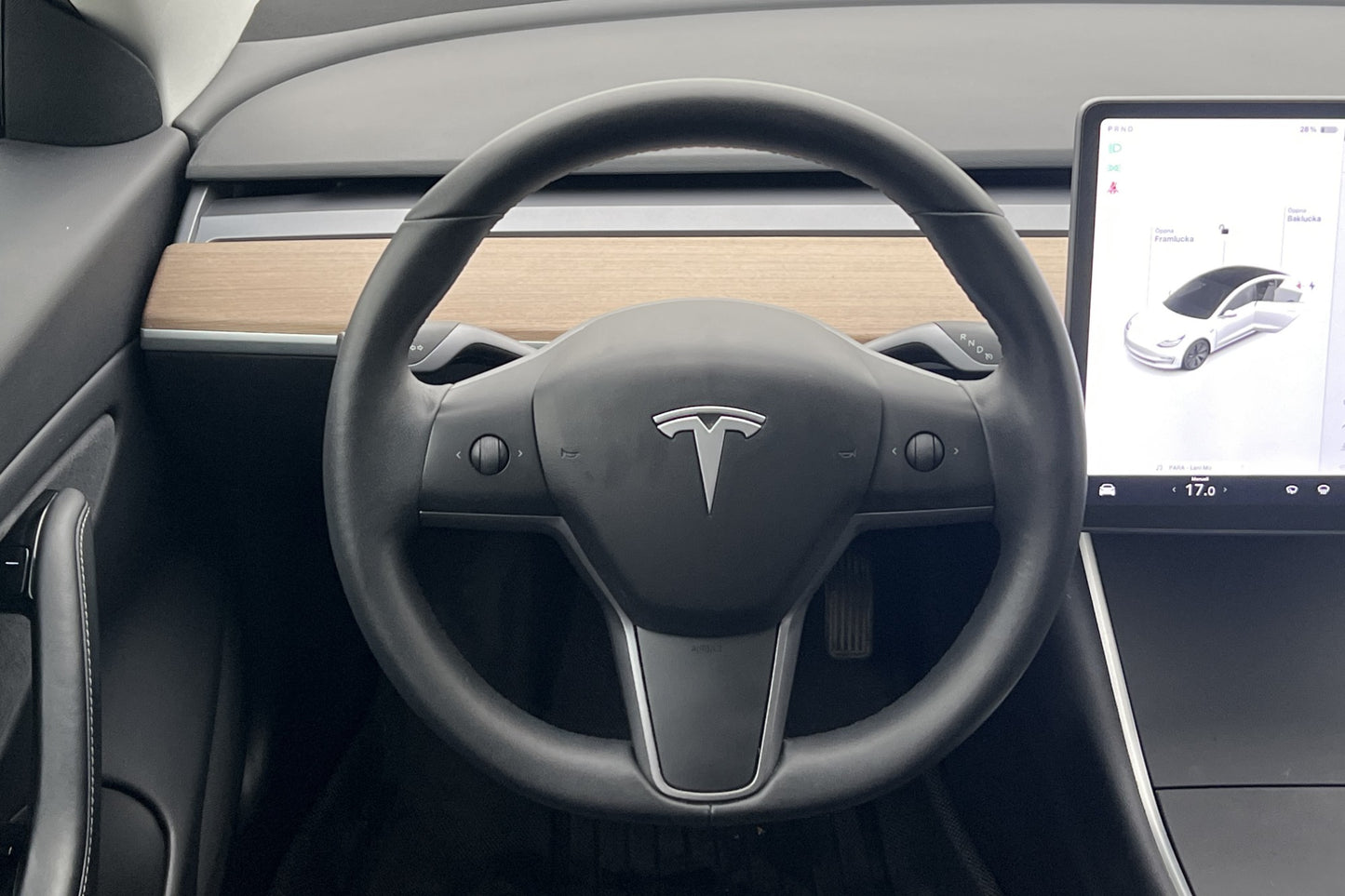 Tesla Model 3 Standrad Range Plus 258hk Autopilot Svensksåld