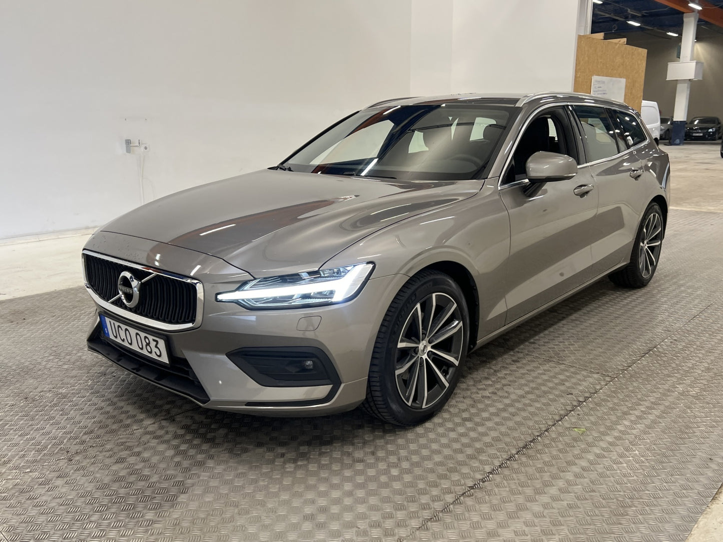 Volvo V60 D4 AWD 190hk Momentum VOC H/K Blis Kamera MOMS