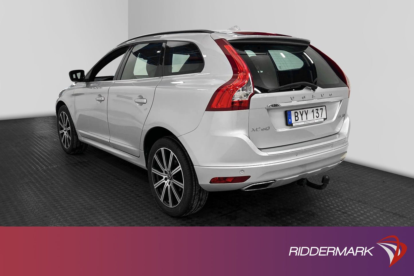 Volvo XC60 D4 AWD 190hk Momentum Drag Navi BLIS PDC Välserv