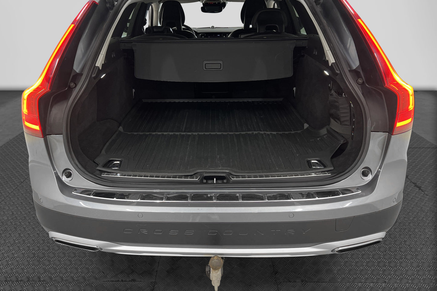 Volvo V90 Cross Country D4 AWD Momentum D-Värmare B&W VOC