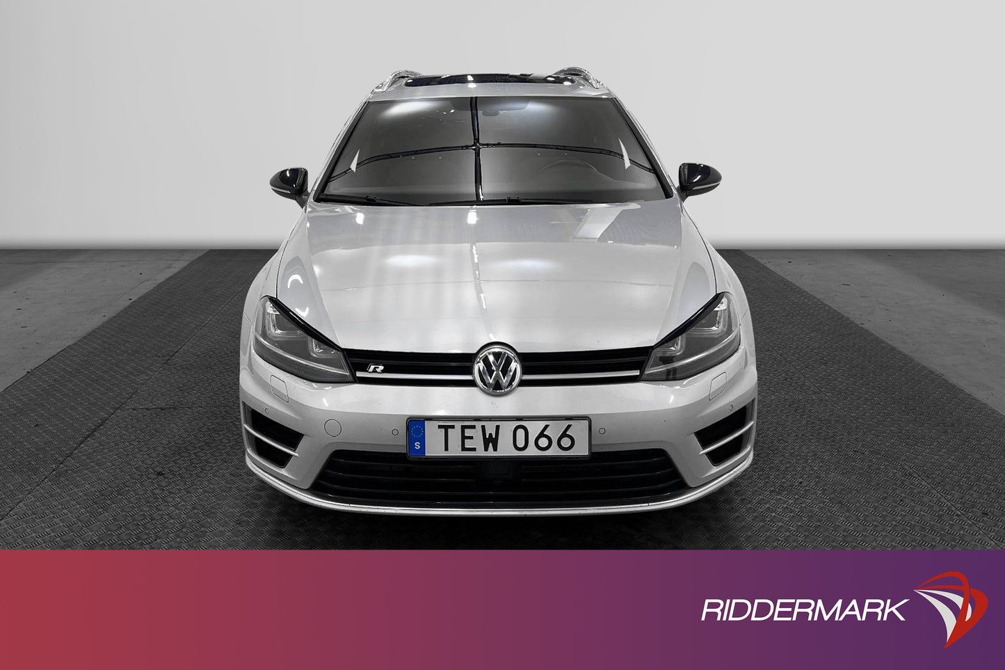 Volkswagen Golf R 2.0 4M 300hk  Pano Carplay Dynaudio B-Kam