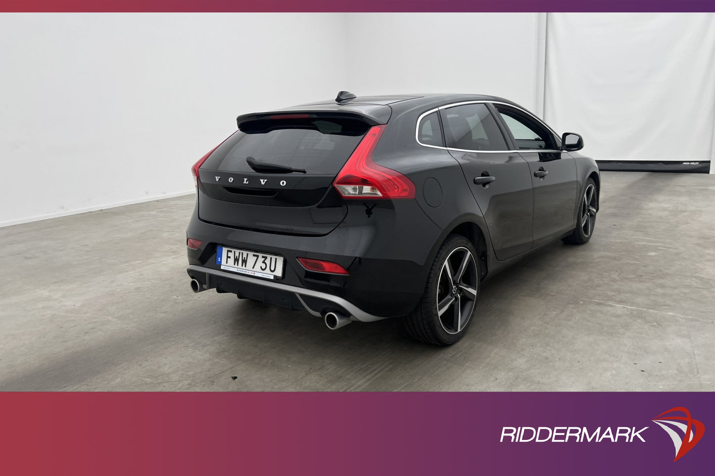 Volvo V40 D3 R-Design VOC Värm Pano Skinn Sensoer Navi BLIS