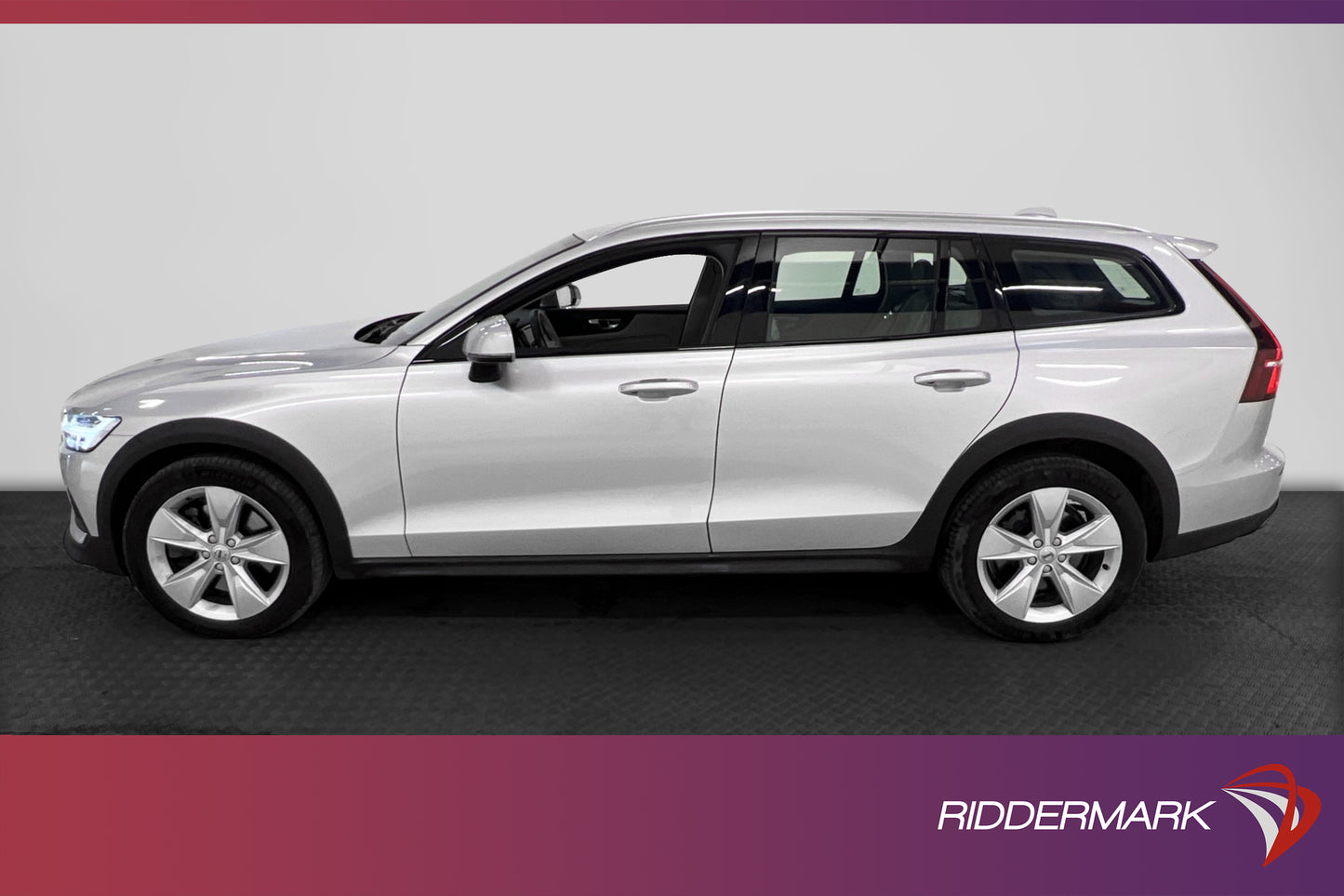 Volvo V60 Cross Country D4 190hk AWD D-Värm VOC Skinn Navi