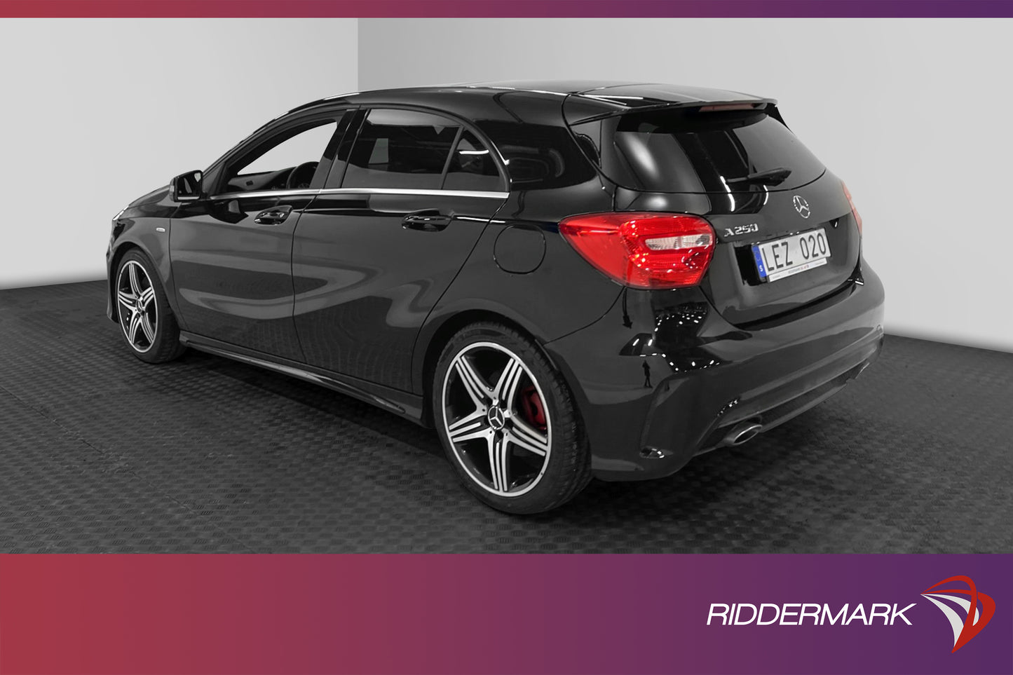 Mercedes-Benz A 250 AMG Panorama Backkamera 211hk