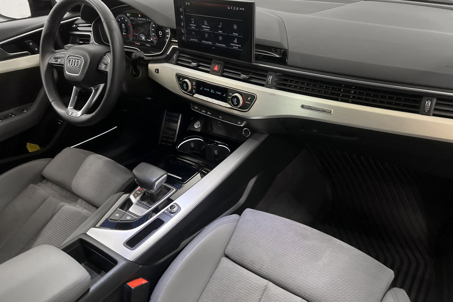 Audi A4 40 TFSI Q 204hk S-line Cockpit B&O B-värm B-kamera