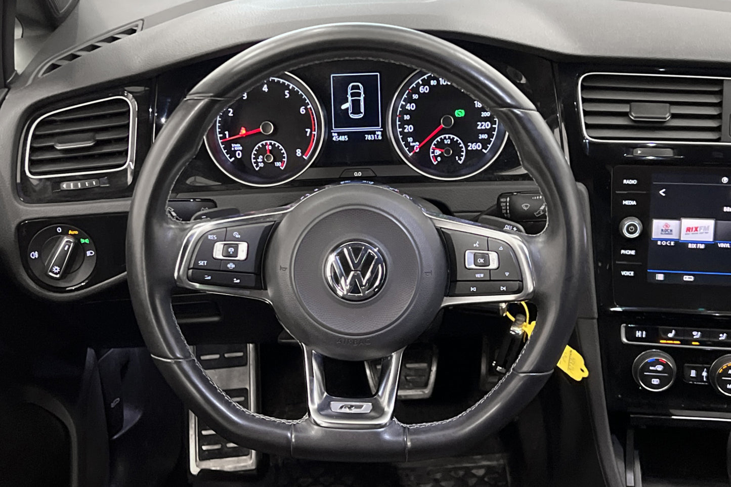 Volkswagen Golf 1.5 TSI DSG  R-Line P-sensorer App connect