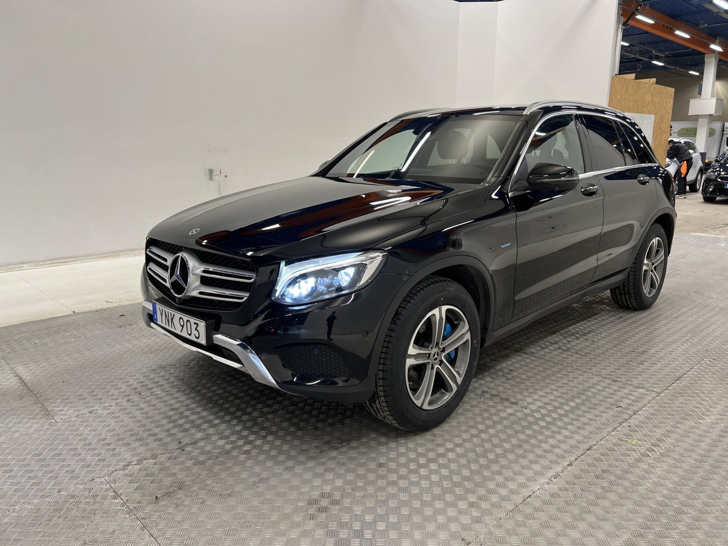 Mercedes-Benz GLC 350 e 4M 327hk Värmare Pano Burm 360° Drag