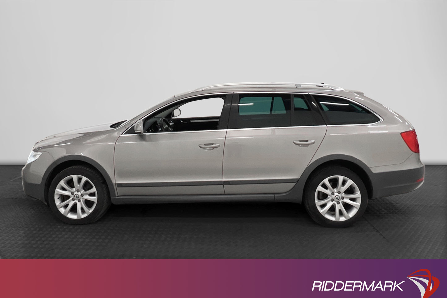 Skoda Superb 1.8 TSI 4x4 160hk M-Värmare Drag En Brukare