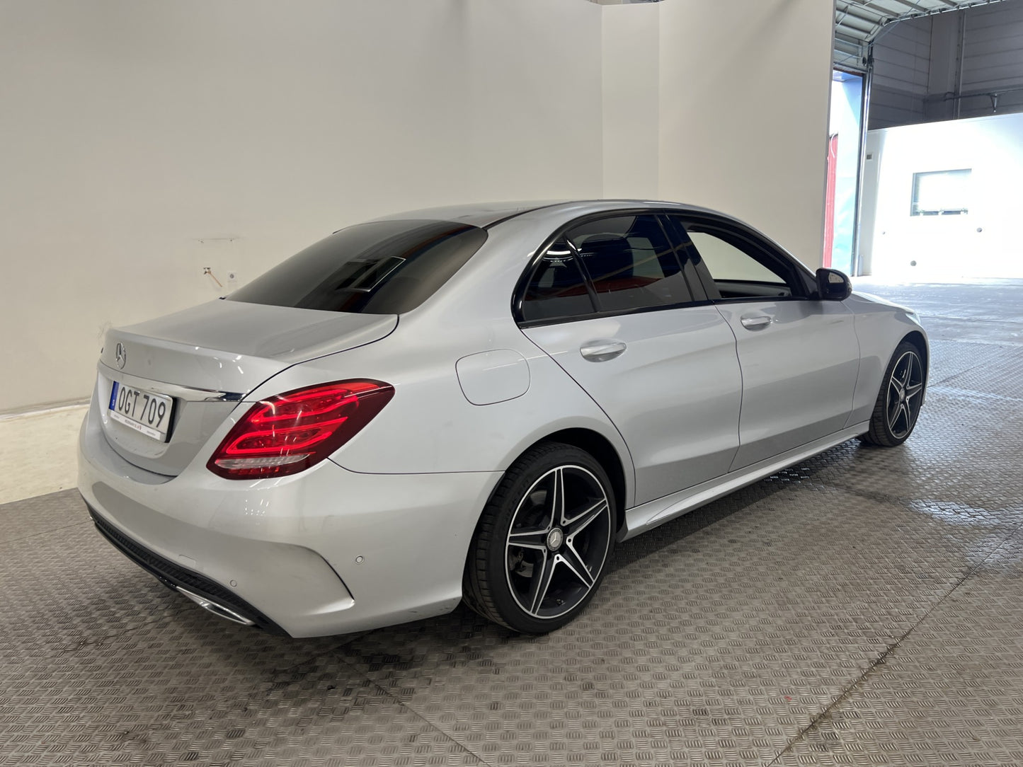 Mercedes-Benz C 220d AMG Night Kamera Skinn Keyless 0,4l/mil