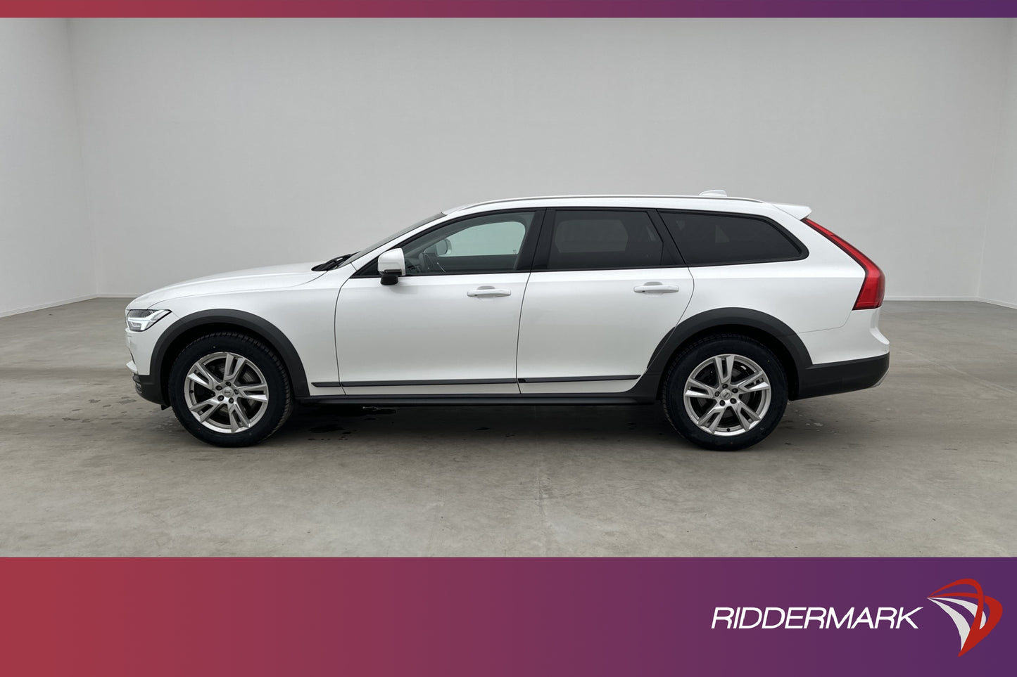 Volvo V90 Cross Country D4 AWD Momentum Värm B-Kam Pano Drag