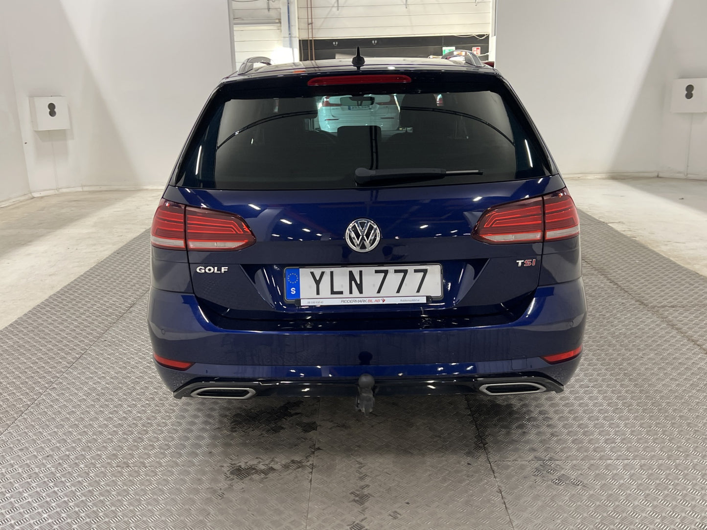 Volkswagen Golf 1.4 TSI 150hk R-line Värmare B-Kamera Drag