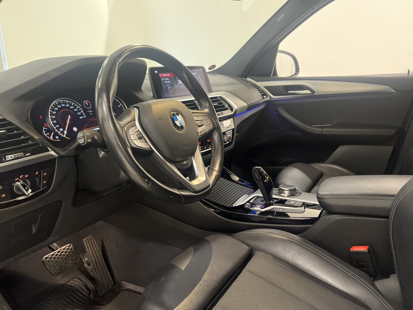 BMW X3 xDrive20d 190hk X-line Backkamera Navi Dragkrok Hifi