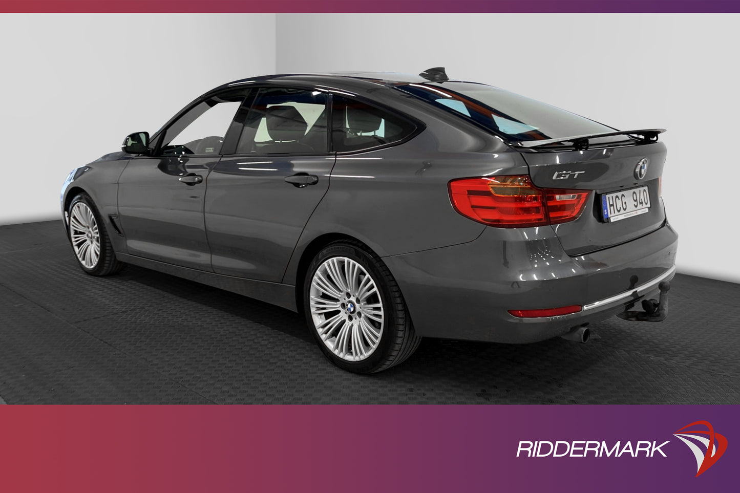 BMW 320d GT Luxury Line Navi Pano Skinn Drag H/K B-kam 184hk