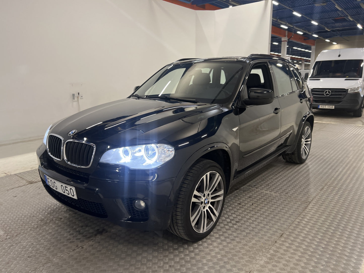 BMW X5 xDrive30d 245hk M Sport M-värme Pano Skinn Drag