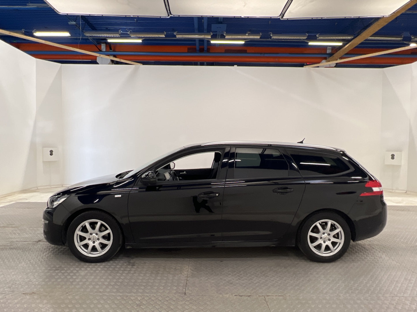 Peugeot 308 SW 130hk Active Panorama B-Kamera Navi BT