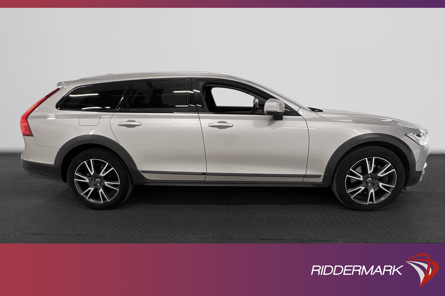 Volvo V90 Cross Country D5 AWD Inscription Pro B&W Pano 360°