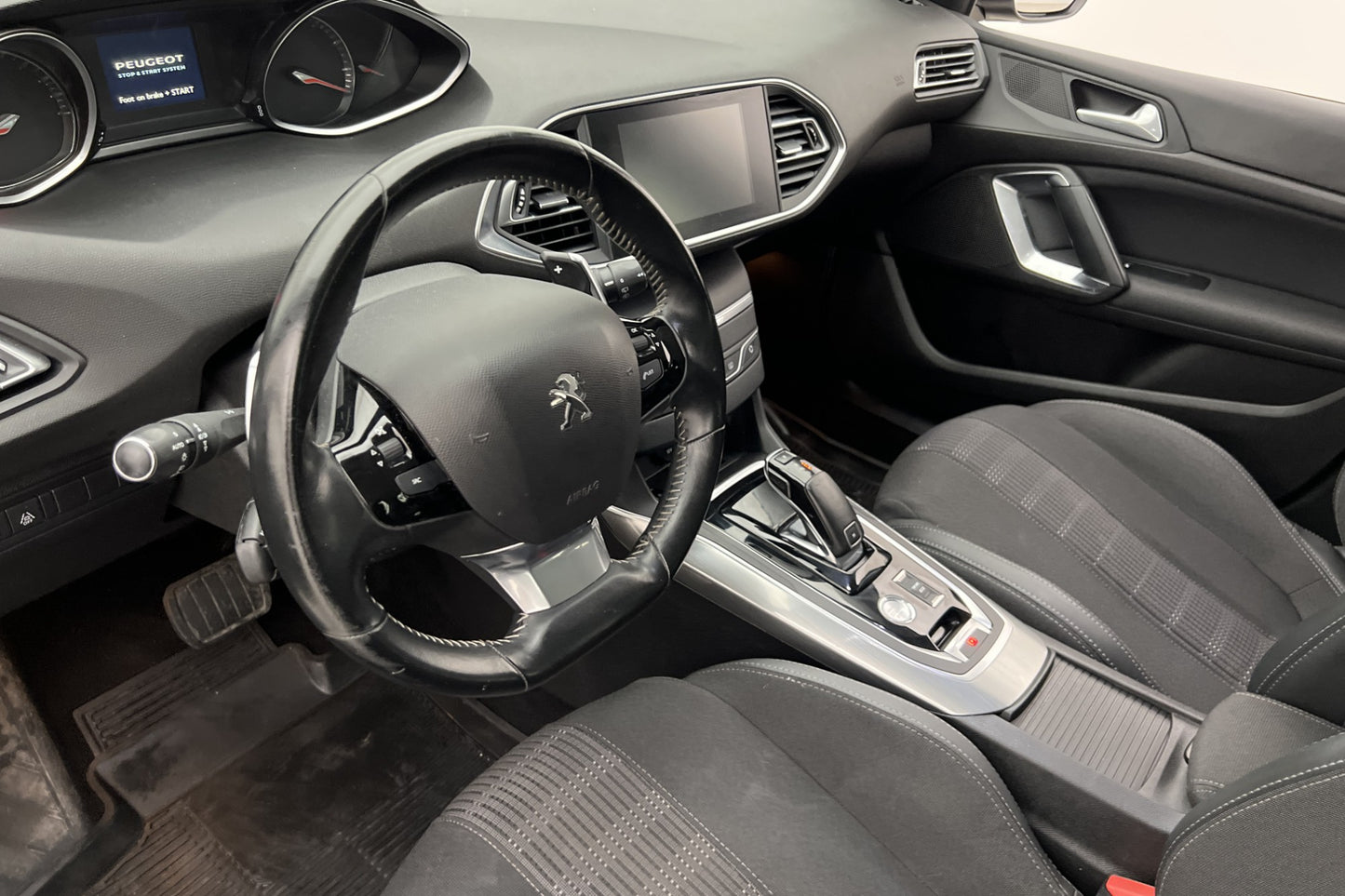 Peugeot 308 1.2 e-THP Allure Sensorer Välservad 0.58L/Mil