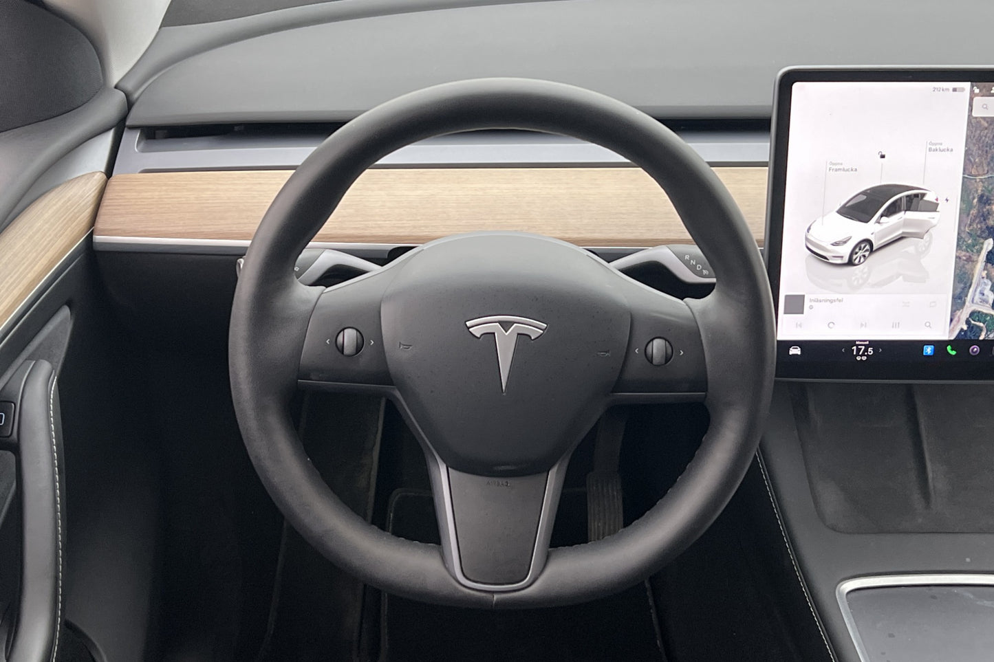 Tesla Model Y Long Range AWD 514hk Autopilot Dragkrok MOMS