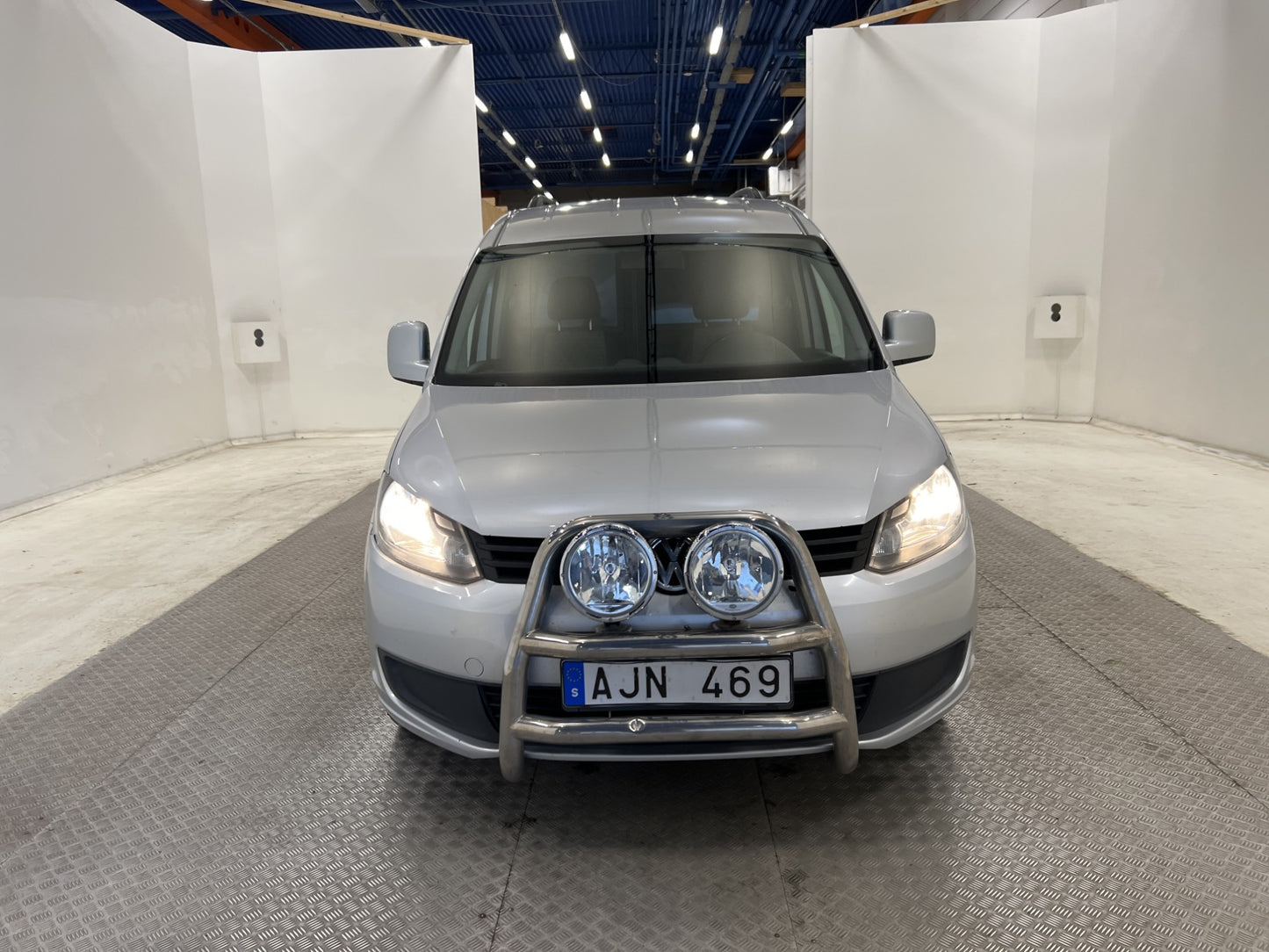 Volkswagen Caddy Maxi 1.6TDI Automat Dragkrok Värmare Moms