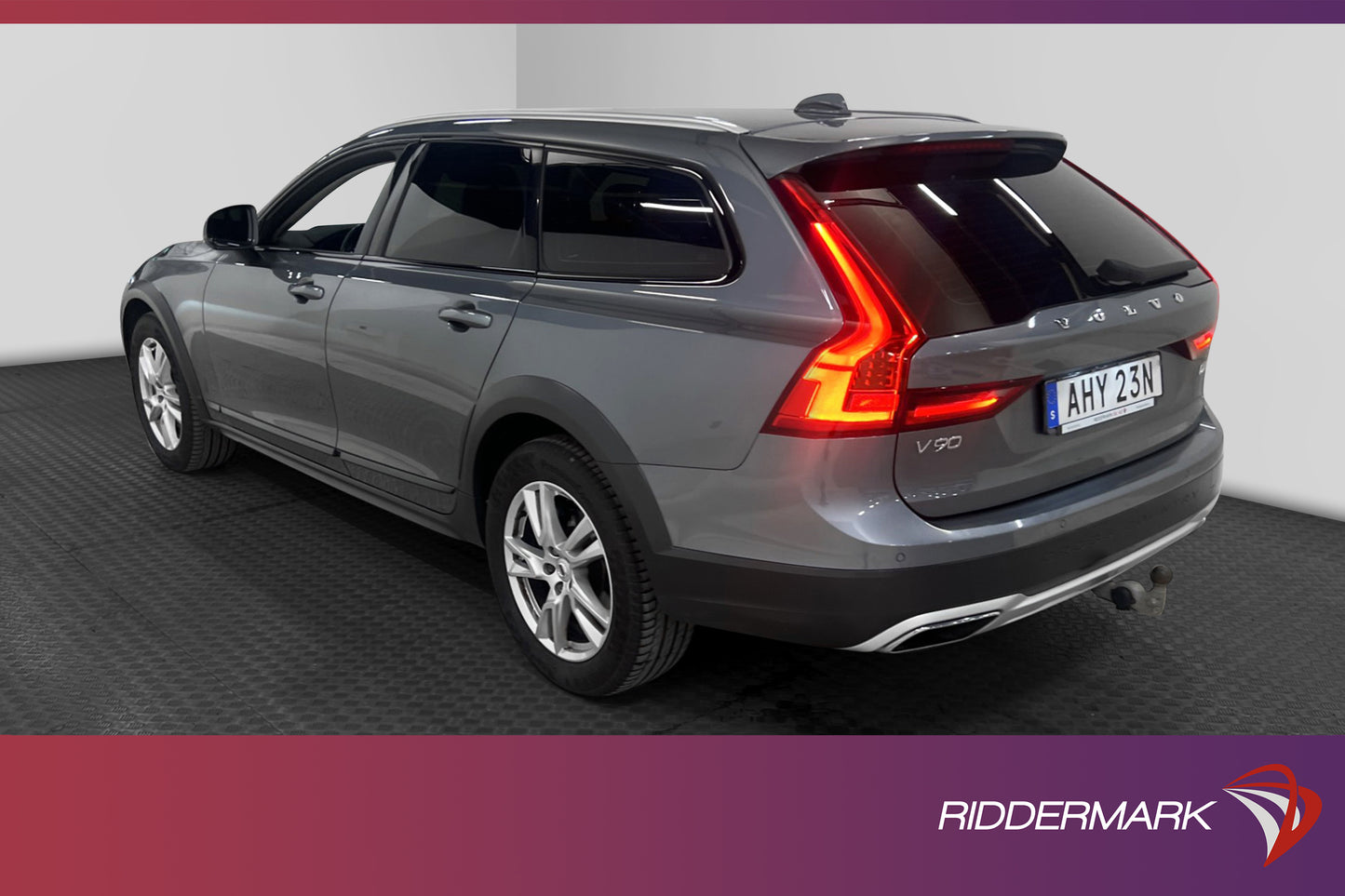 Volvo V90 Cross Country D4 AWD 190hk Momentum Drag Välservad