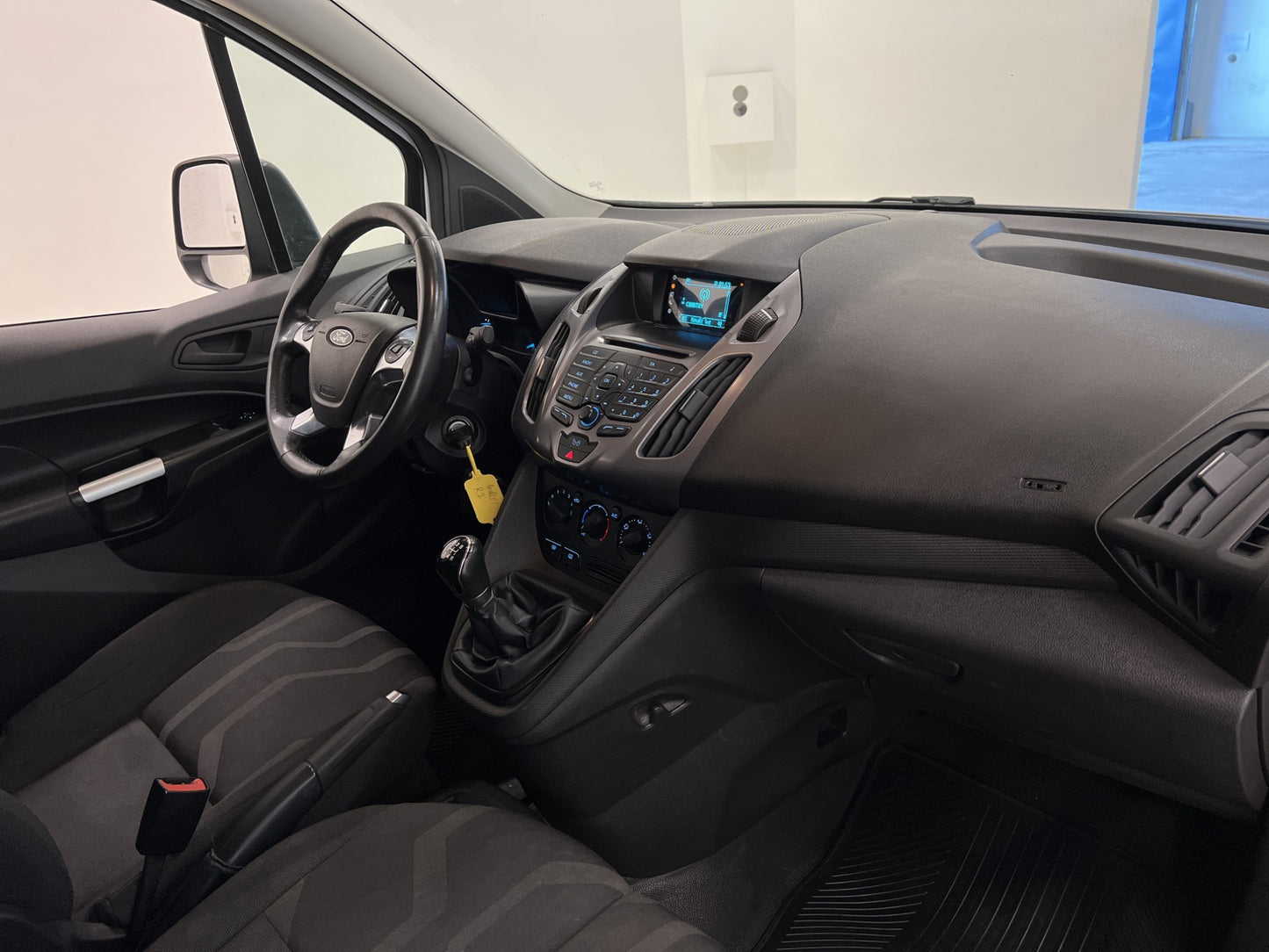 Ford Transit Connect LWB 1.6TDCi Värmare Dragkrok Takräcke