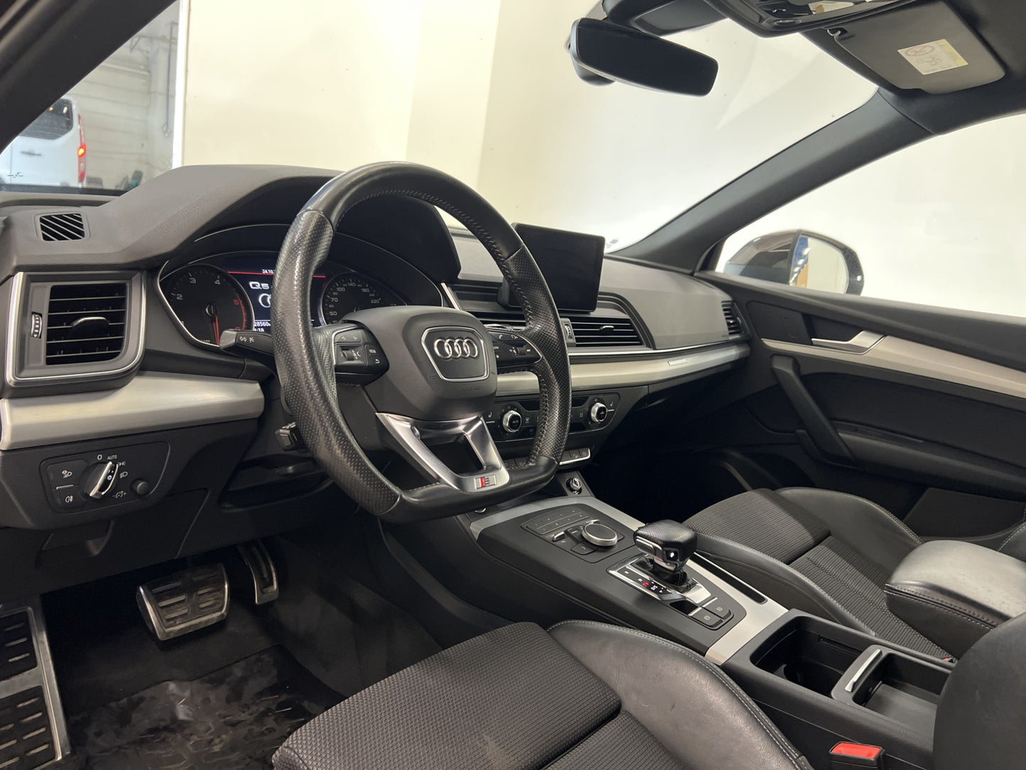 Audi Q5 2.0 TDI 190hk Quattro Full S-Line D-värm Drag