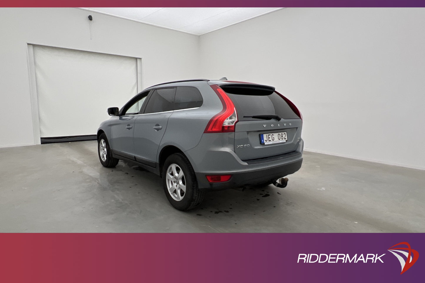 Volvo XC60 2.4D AWD 163hk Momentum Värmare Drag Välservad