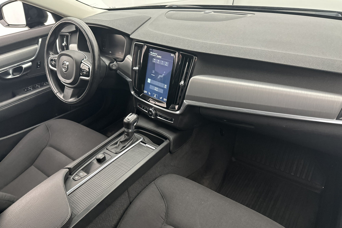 Volvo V90 D4 190hk Business D-Värm Drag Carplay VOC