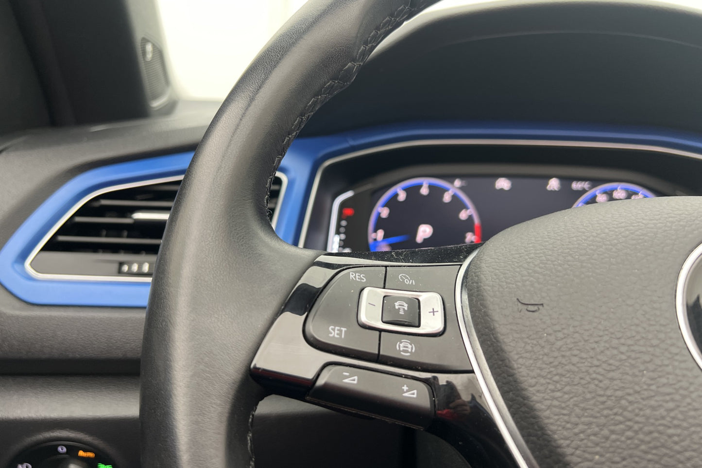 Volkswagen T-Roc Cabriolet 150hk R-Line Cockpit Beats Drag