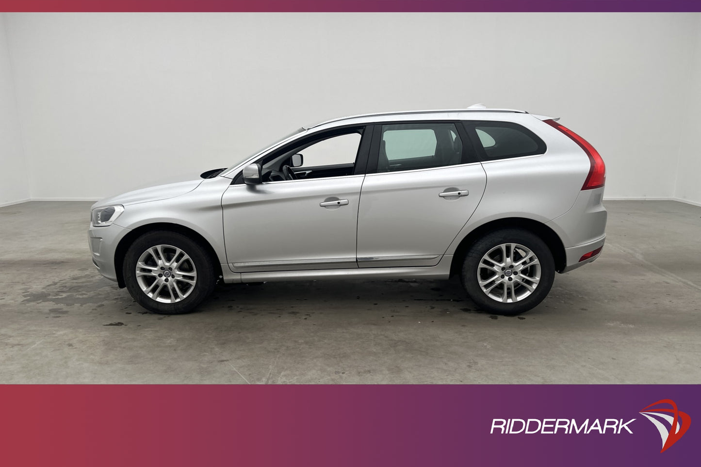 Volvo XC60 D4 AWD Summum VOC Värm Sensorer Navi Keyless Drag