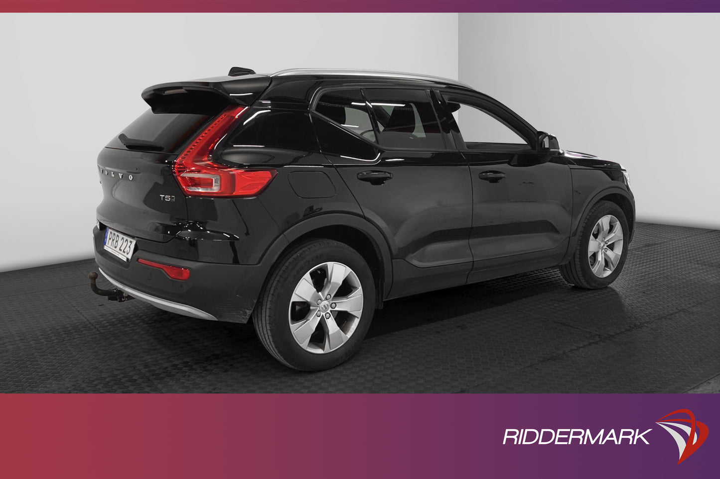 Volvo XC40 T5 AWD 247hk Momentum Skinn P-Värm Navi 360° Drag