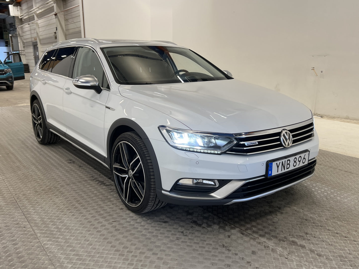 Volkswagen Passat Alltrack 4M 190hk Executive Pano Värmare