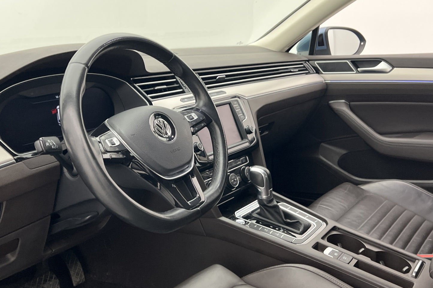 Volkswagen Passat GTE 218hk Executive Cockpit Kamera Drag