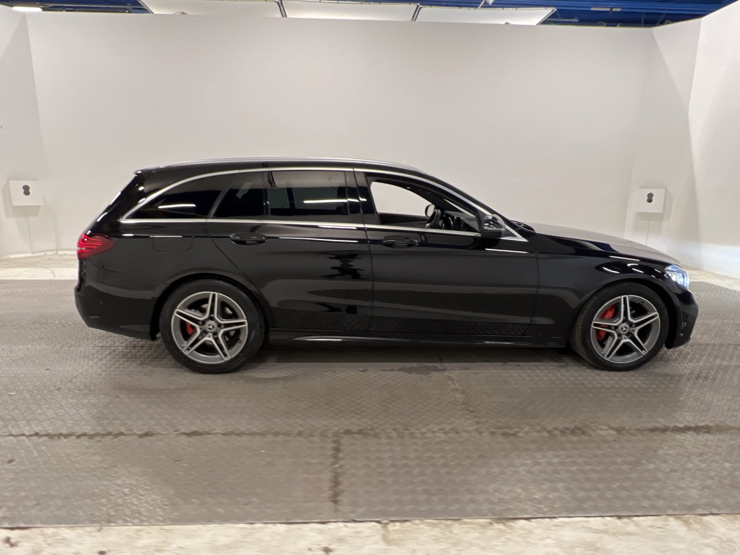 Mercedes-Benz C 200 T 184hk AMG Cockpit Kamera Navi Drag