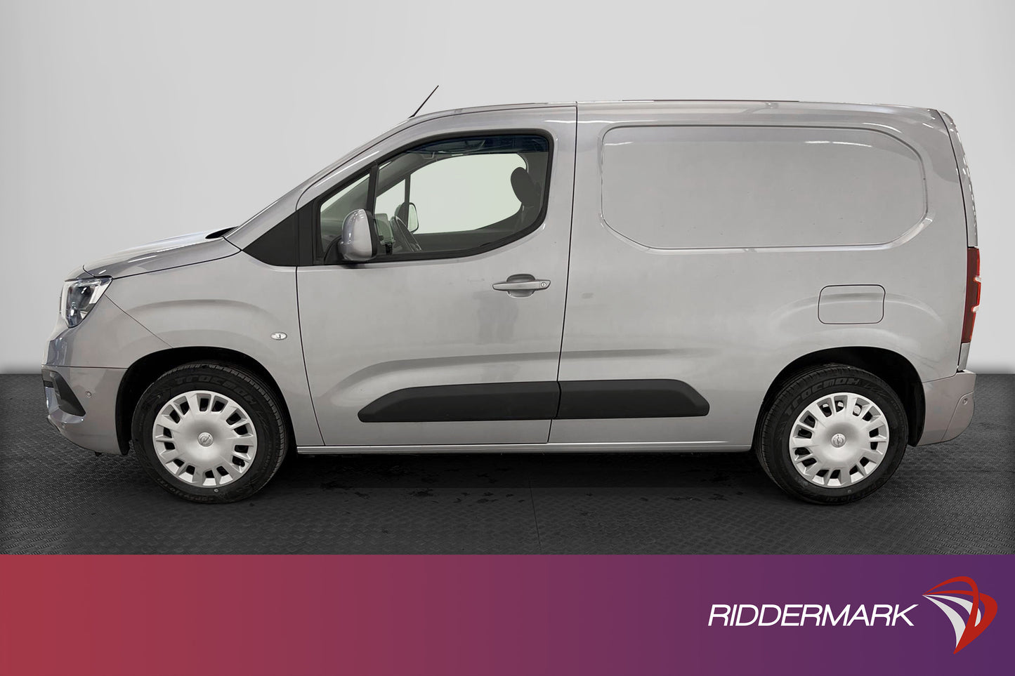 Opel Combo 1.5 3-sits 101hk Navi PDC Dragkrok M-värmare