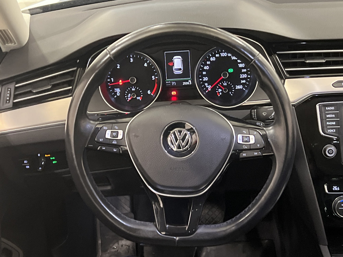 Volkswagen Passat SC 2.0 TDI Drag B-kamera D-värme PDC 190hk