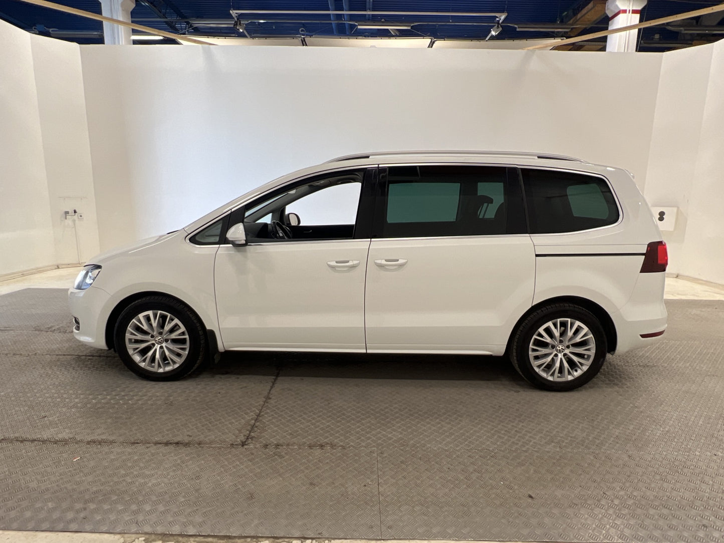 Volkswagen Sharan 4M 184hk 7-Sits Värmare Bkamera Dragpkt