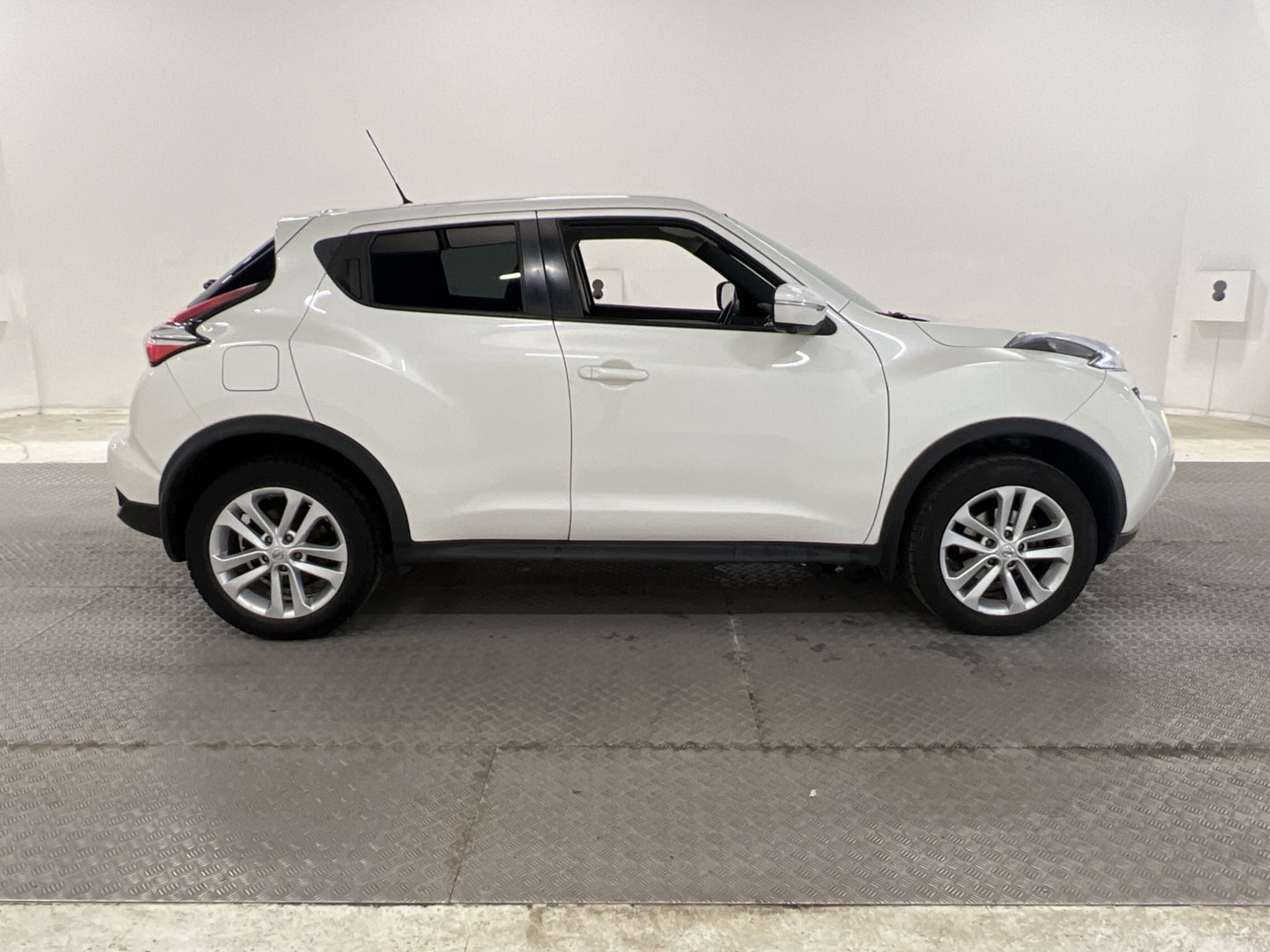 Nissan Juke 1.6 XTRONIC 117hk 360° Navi Välservad 0,63l/mil