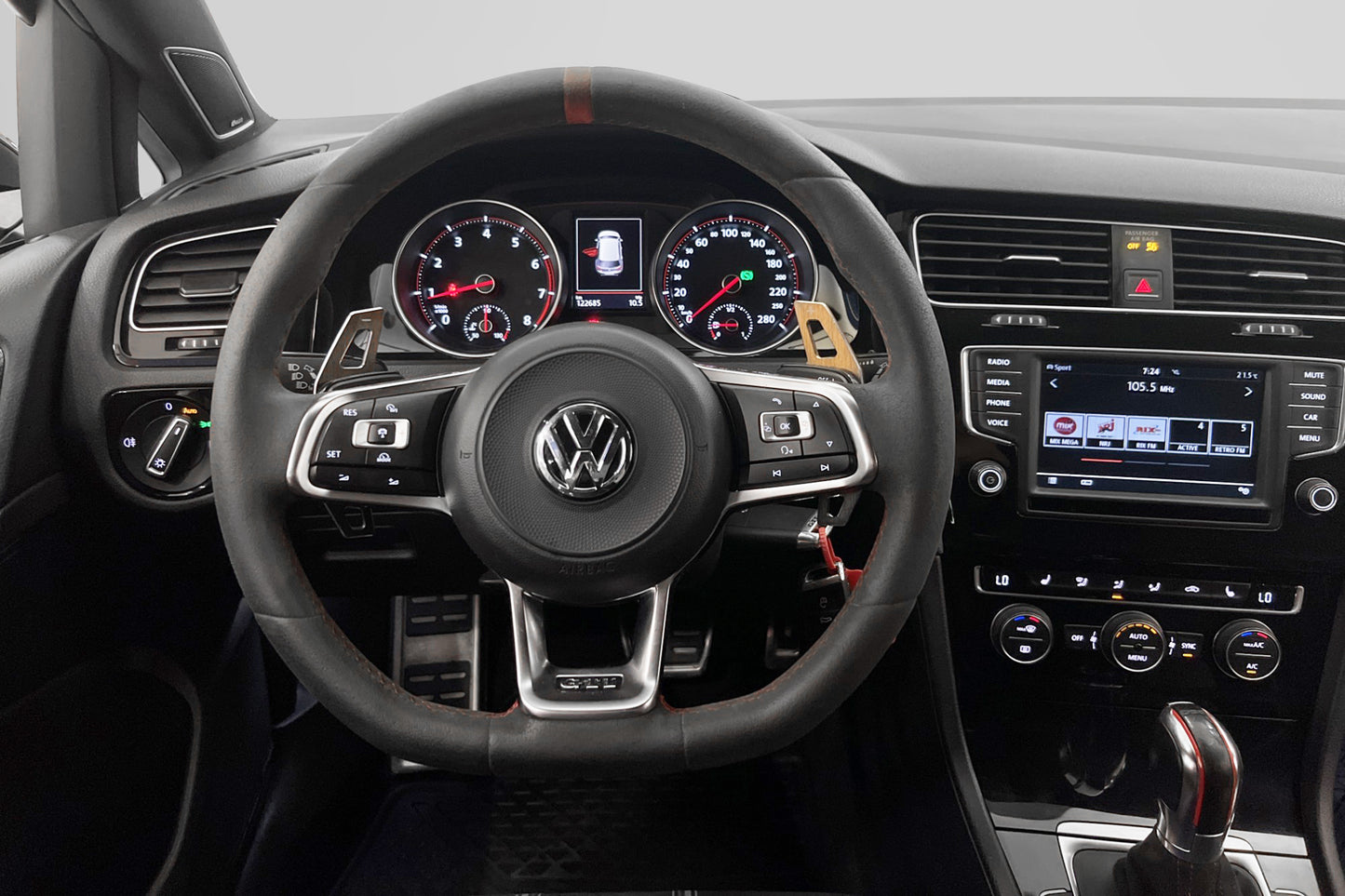 Volkswagen Golf GTI Clubsport 265hk Dynaudio Skalstolar Bkam