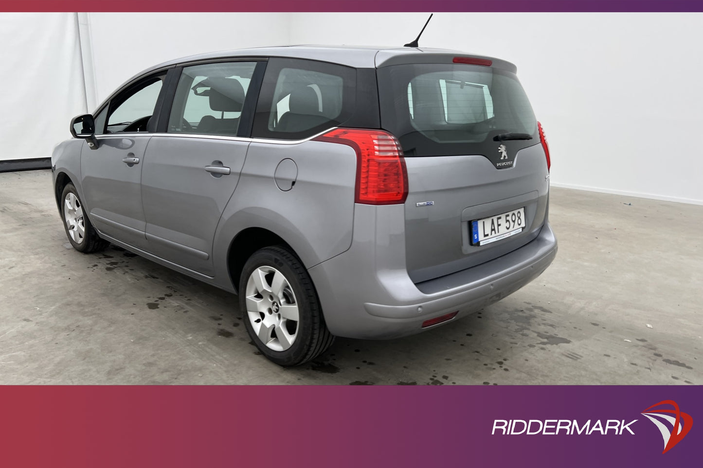 Peugeot 5008 BlueHDi 120hk 7-sits Pano Sensorer Välservad