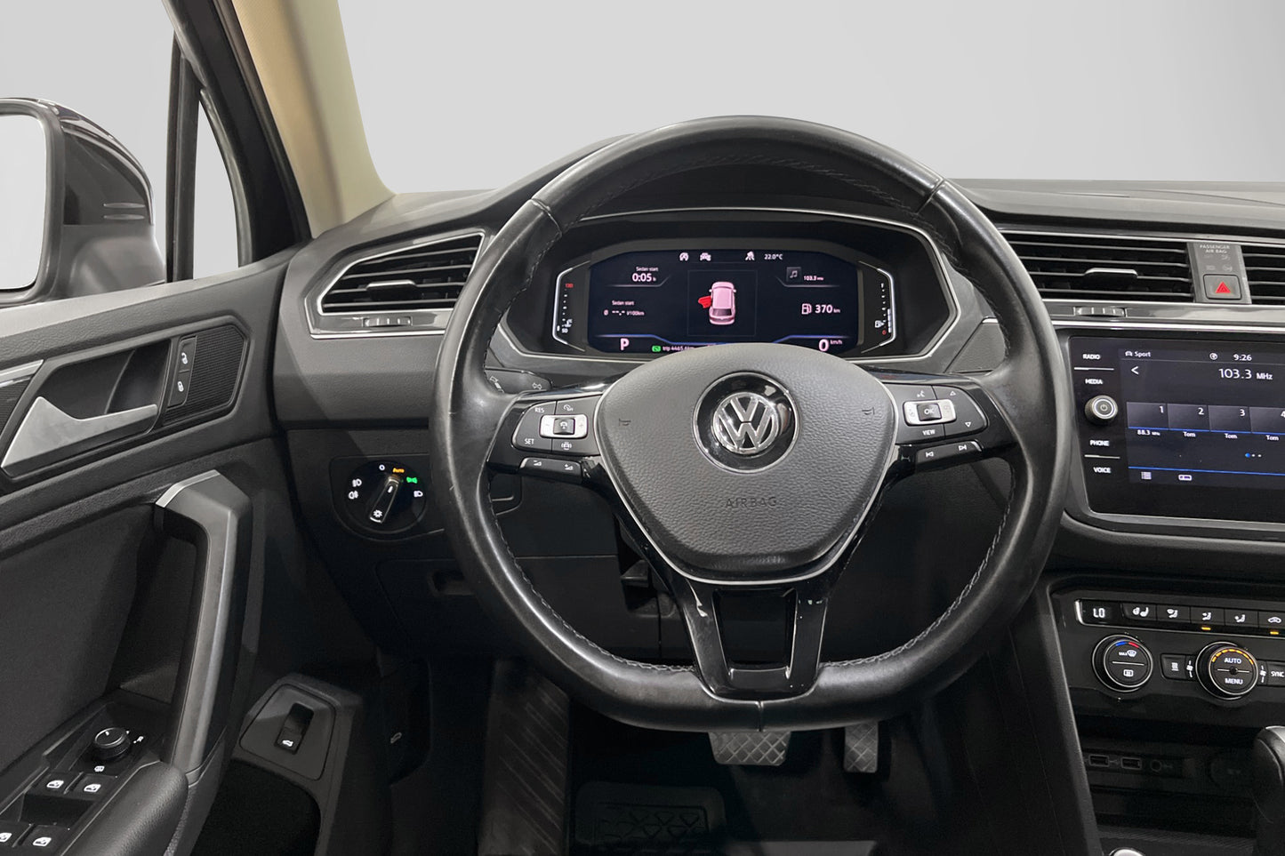 Volkswagen Tiguan 2.0 TDI 190hk 4M R-Line DVärm Cockpit Drag